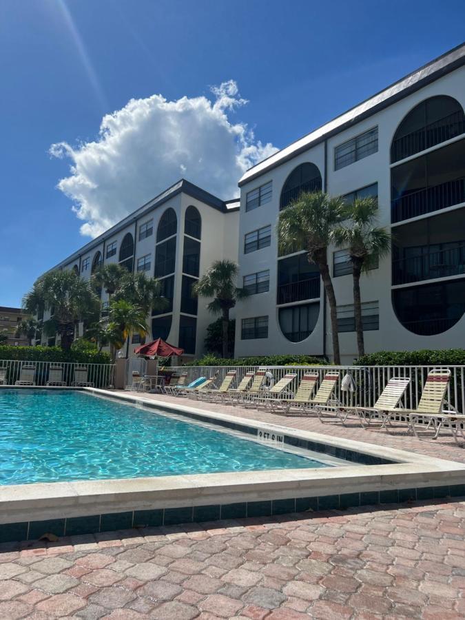 Knot A Care Remodeled Direct Water Access Condo With Ocean And Pool Views Now Sleeps Six Marco Island Eksteriør billede