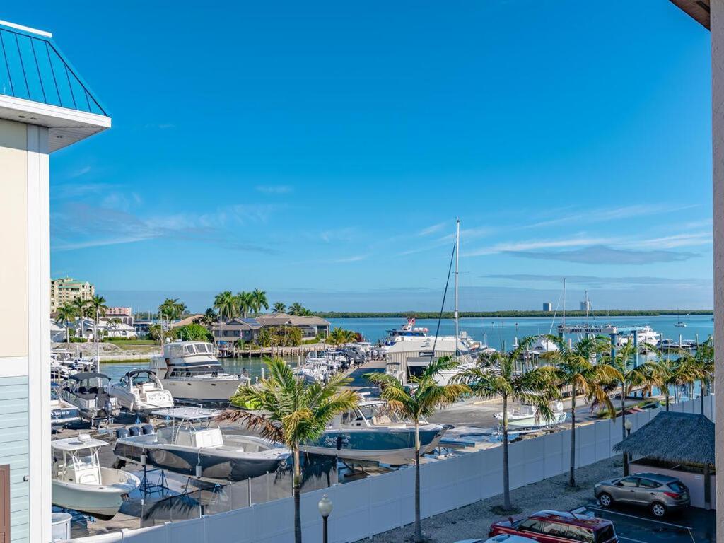 Knot A Care Remodeled Direct Water Access Condo With Ocean And Pool Views Now Sleeps Six Marco Island Eksteriør billede